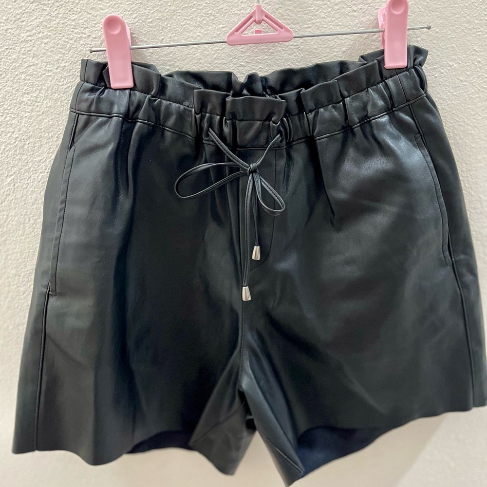 Mango Women's Black Vegan Leather Short Sz XS, Paper Bag waist Drawstring, Goth